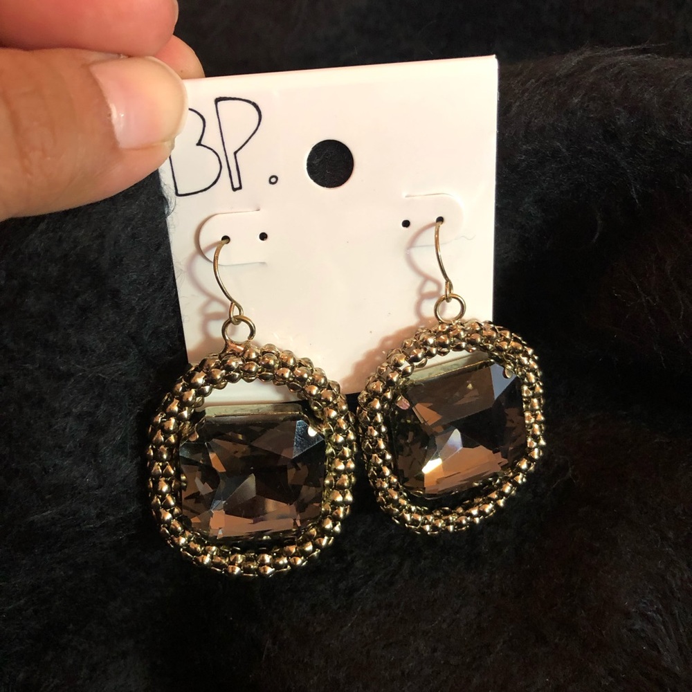 BP statement earrings - Picture 3 of 5